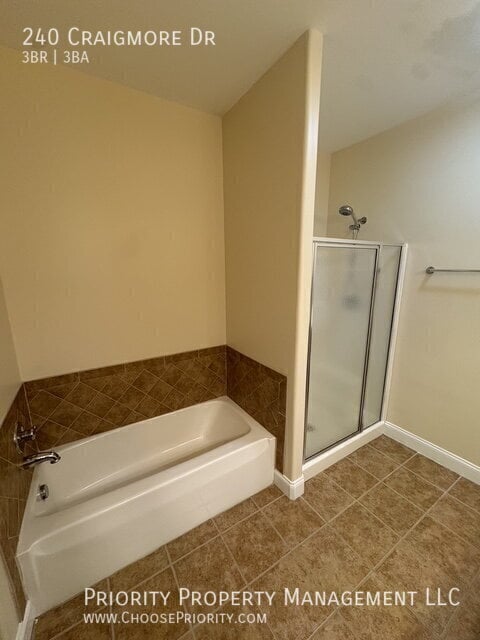 Building Photo - 240 Craigmore Dr
