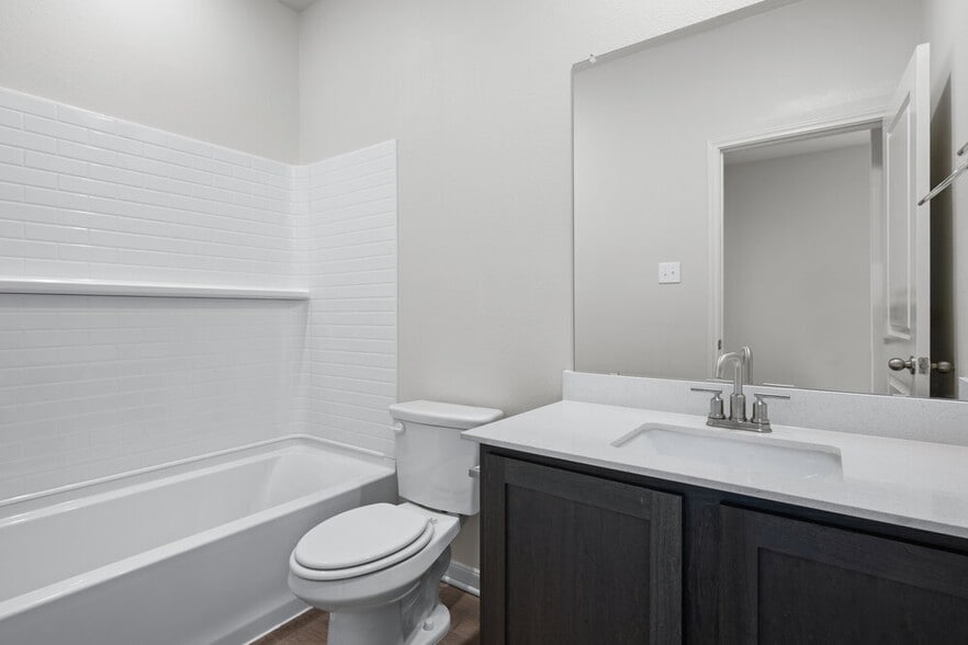 Building Photo - 1308 Tilton Dr