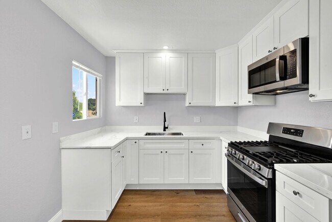 Building Photo - Great 2 Bed 1 Bath House in Vallejo -- AVA...