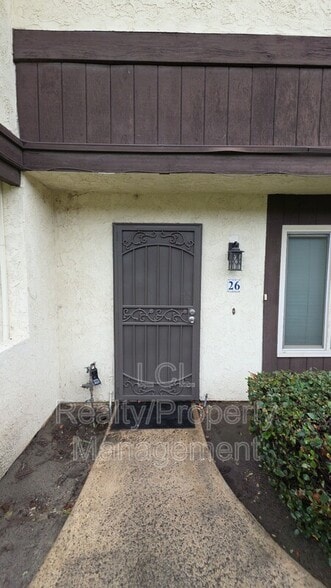 Building Photo - 1077 Santo Antonio Dr