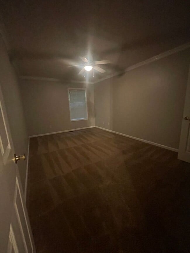 Building Photo - 152 Woodmere Dr