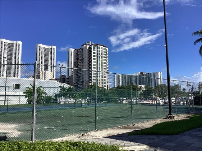 Building Photo - 460 Poinciana Island Dr