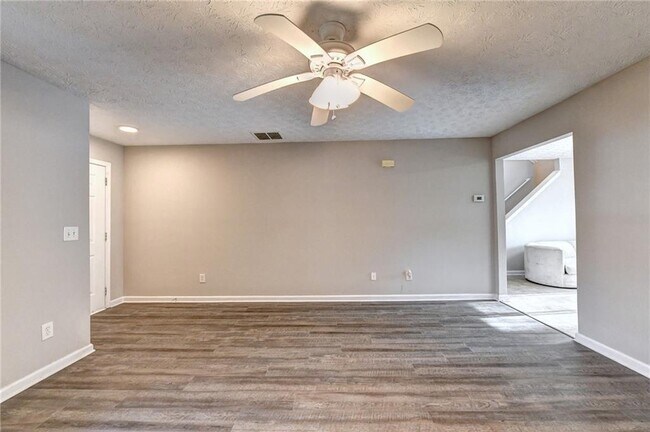 Building Photo - 960 Melrose Park Pl NW