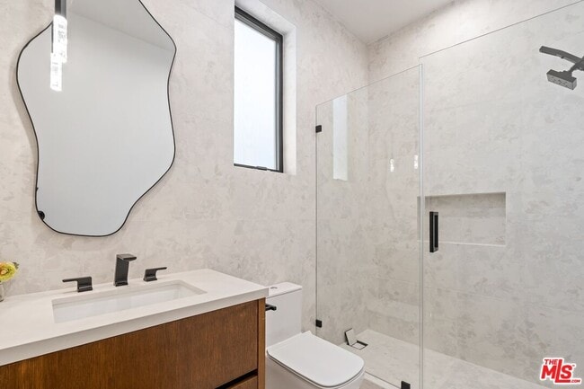 Building Photo - 4708 Noble Ave