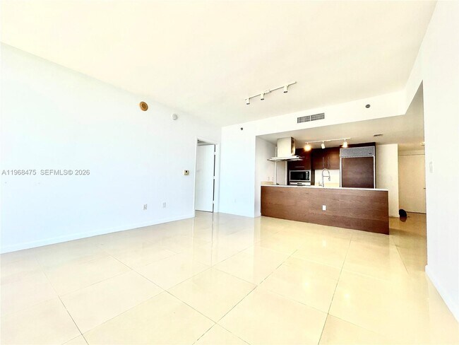 Building Photo - 495 Brickell Ave