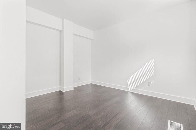 Building Photo - 2114 N St NW
