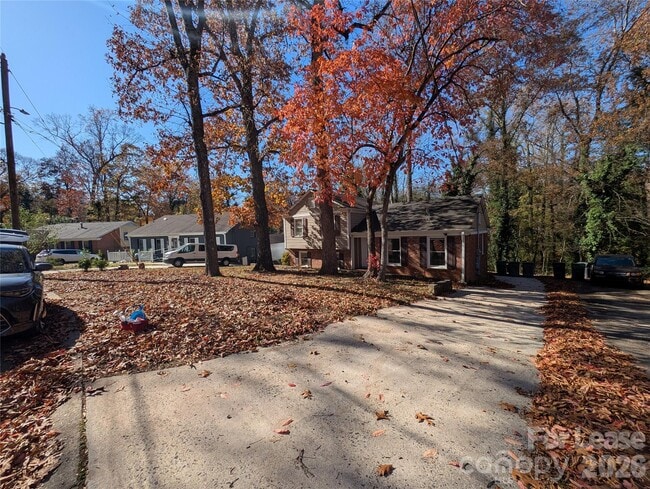 Building Photo - 3331 Donovan Pl