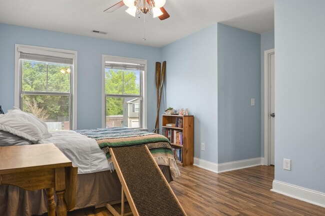 Building Photo - 401 Hope Ct