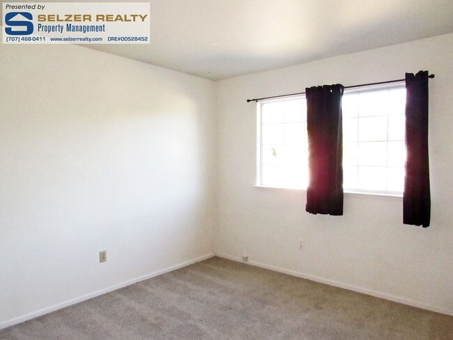 Building Photo - Handsomely appointed 4 bd. home near parks, schools, & shopping!