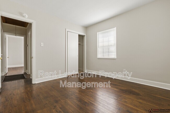 Building Photo - 541 Sheridan Dr