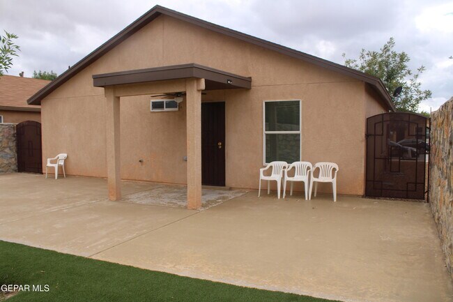 Building Photo - 2236 Sparrow Point St