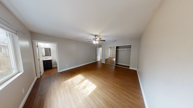 Building Photo - 5532 Mary Ln Dr