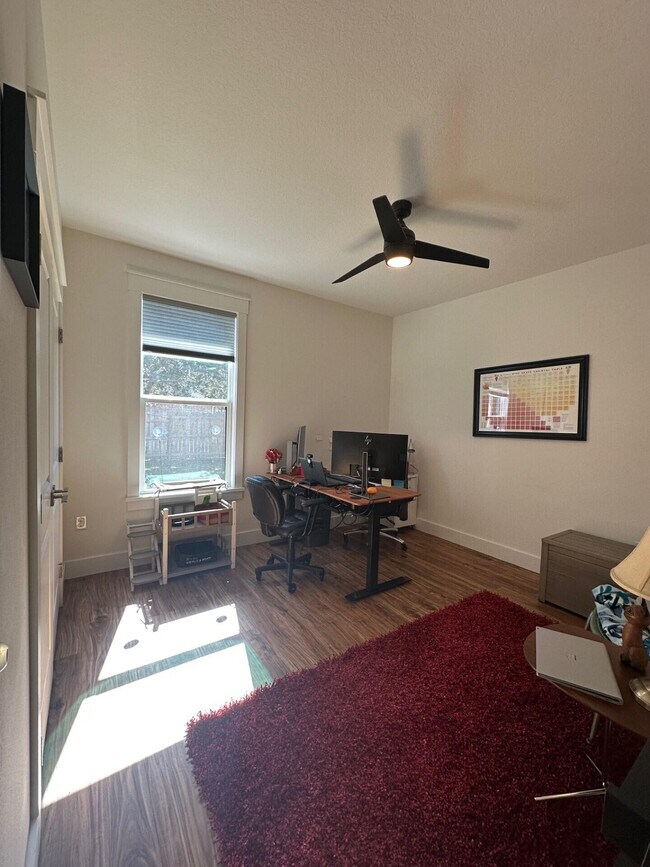 Building Photo - 4819 Whitewood Rd