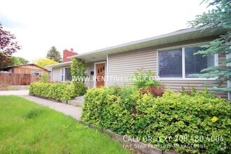 Building Photo - 1739 1/2 E Center St-