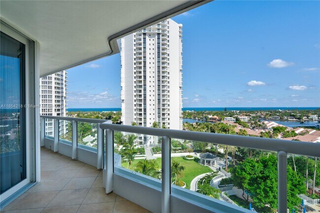 Building Photo - 21055 Yacht Club Dr