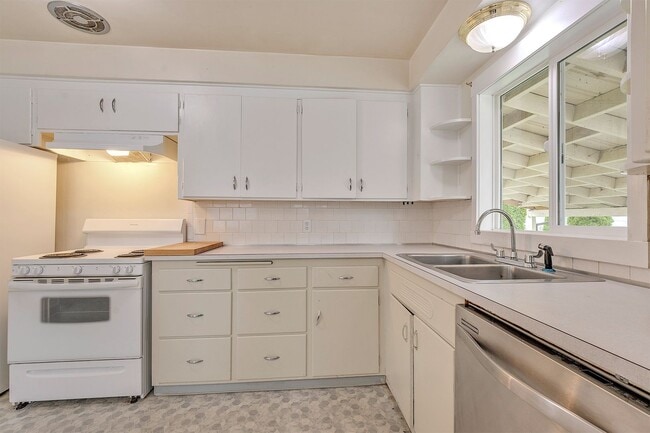 Building Photo - 2 bed 1 bath home in the heart of downtown Forest Grove