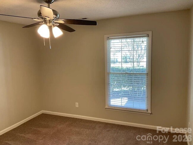 Building Photo - 4220 Wynborough Ln