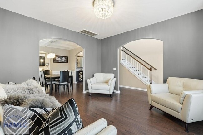 Building Photo - 1311 Hill View Cir