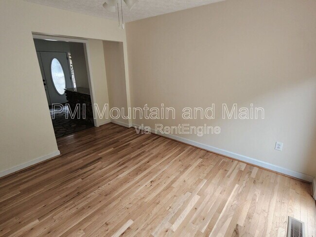 Building Photo - 53 Jump Cove Rd