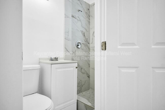 Building Photo - 210 Beacom Blvd