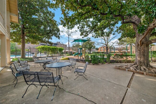 Building Photo - 6404 Burgoyne Dr.