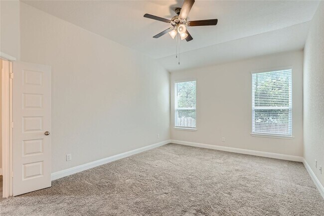 Building Photo - 3 bedroom with office in sought after Copper Canyon Community!