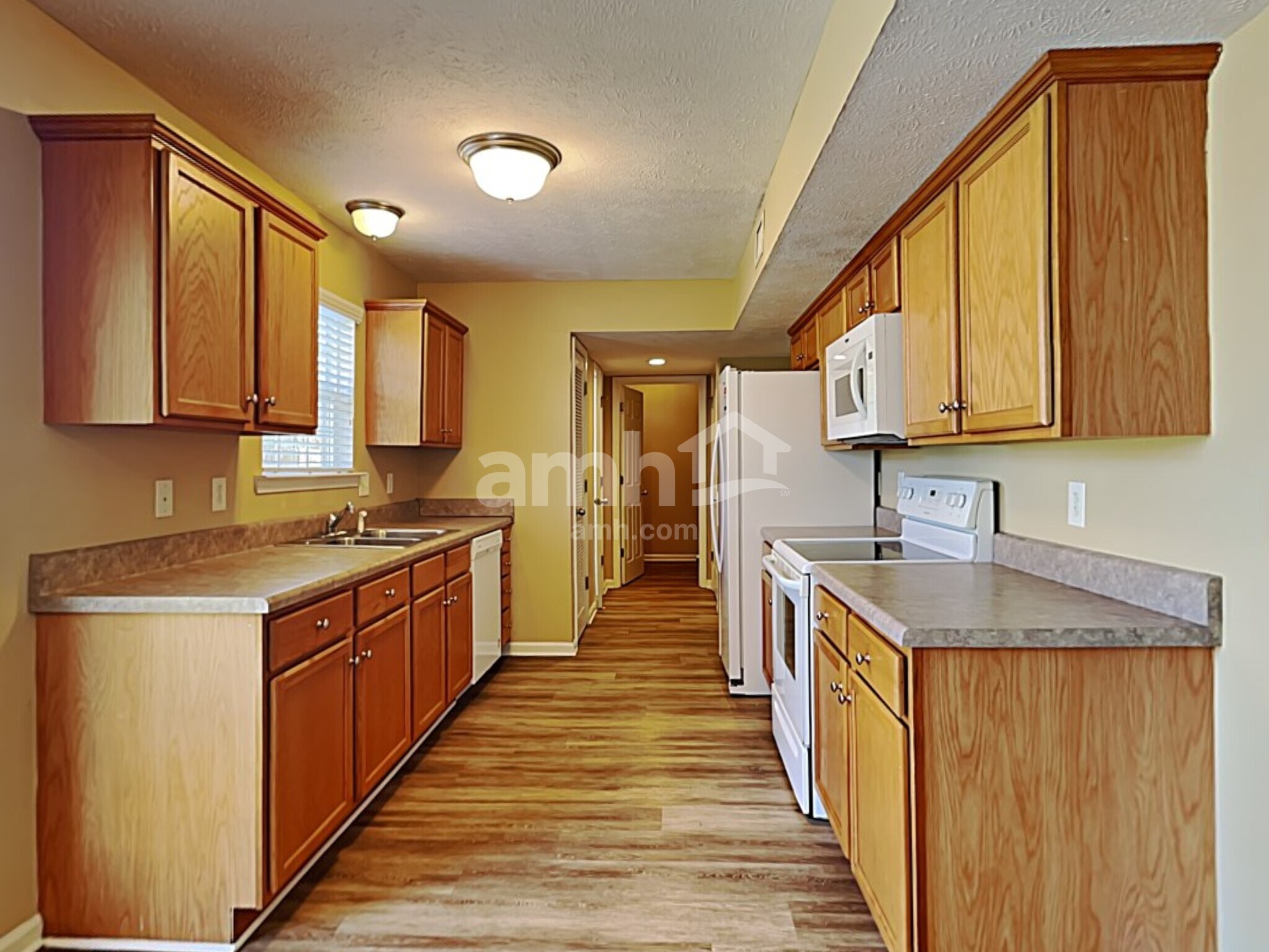 Building Photo - 1665 Saint Andrews Dr