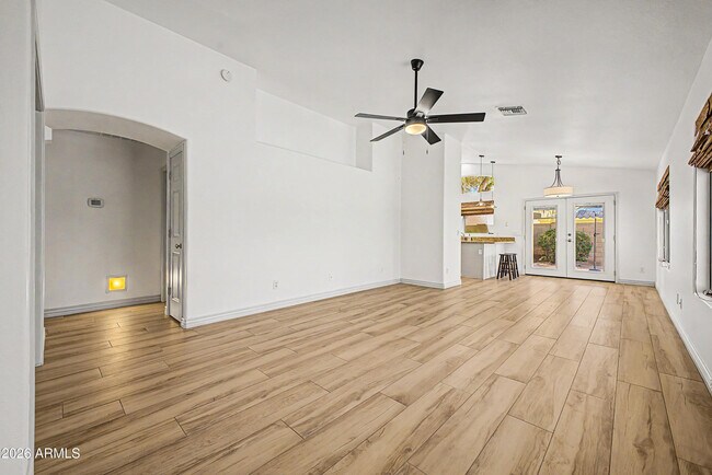 Building Photo - 3905 E Rockwood Dr