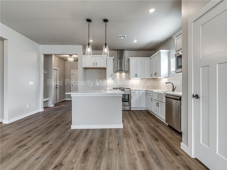 Building Photo - 8104 NW 151st Cir