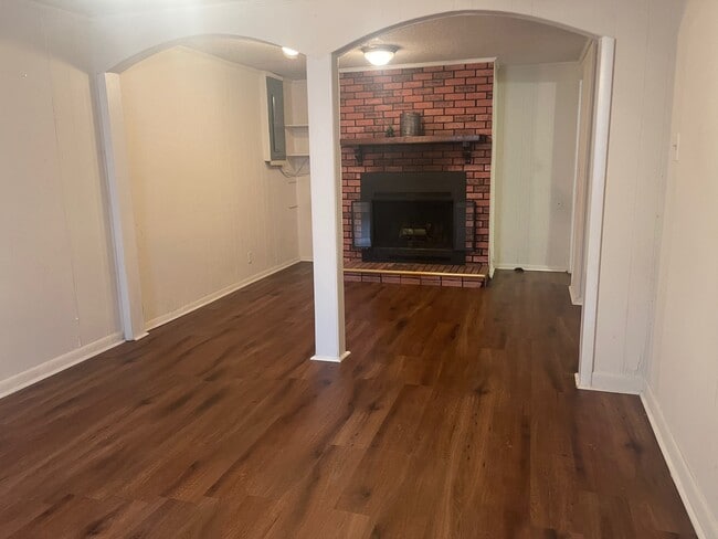 Building Photo - 3614 SW Cerro Vista St