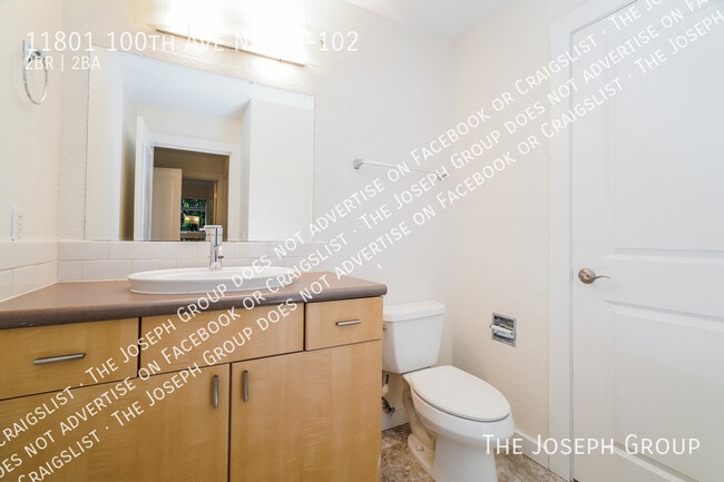 Building Photo - 11801 100th Ave NE