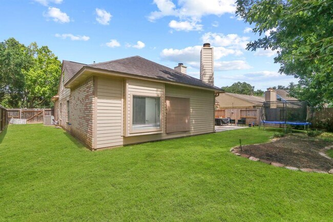 Building Photo - 2926 Lakefield Way