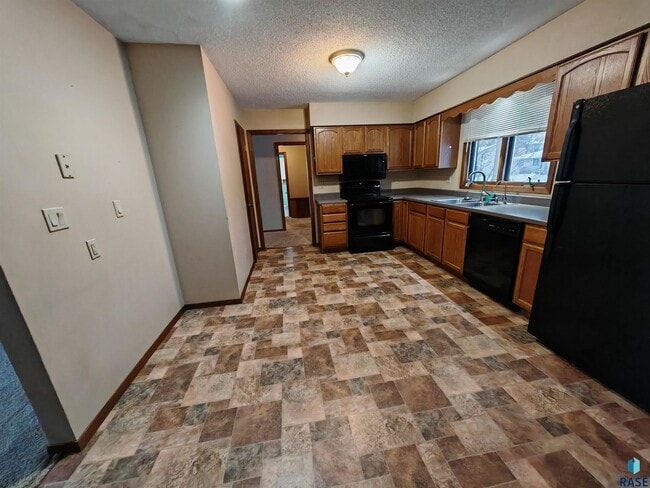 Building Photo - 4108 S Teakwood Ave