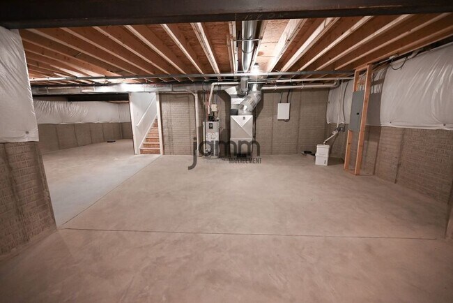 Building Photo - 8768 Mavis Trl