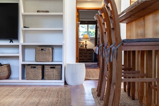 Building Photo - 59-018 Holawa St