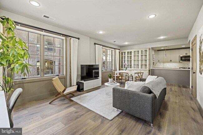 Building Photo - 3220 Grace St NW