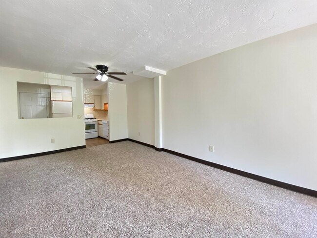 Building Photo - 379 Huse Rd