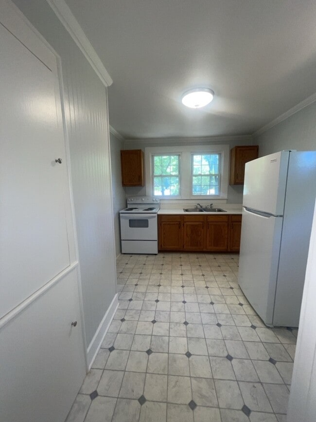 Building Photo - 418 Glenwood Ave