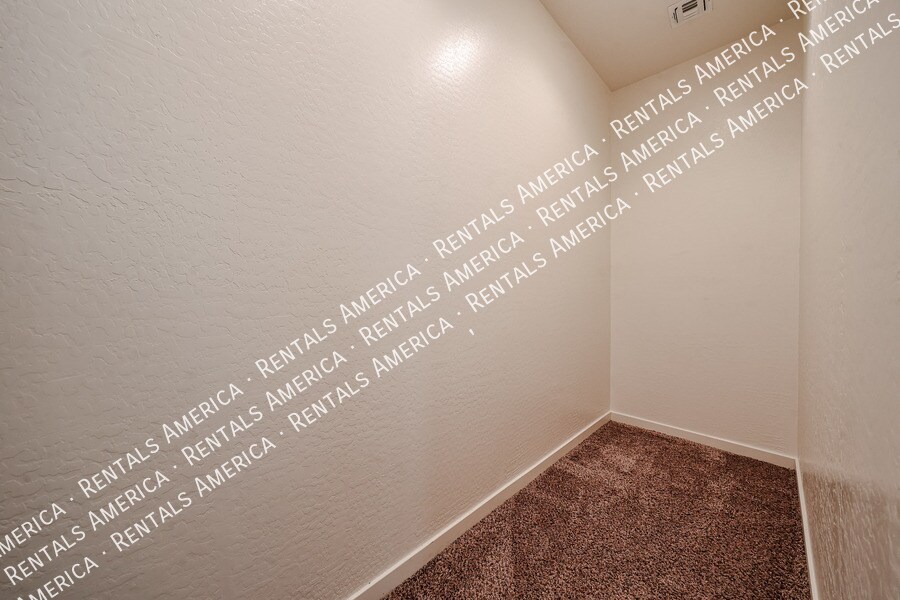 Building Photo - 10428 E Nopal Ave