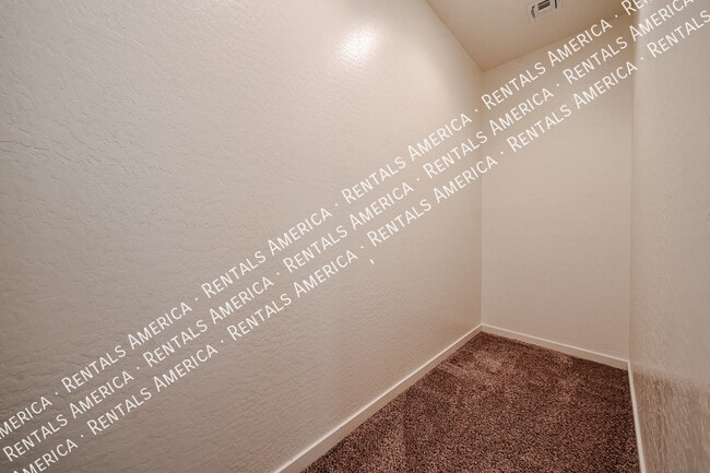 Building Photo - 10428 E Nopal Ave