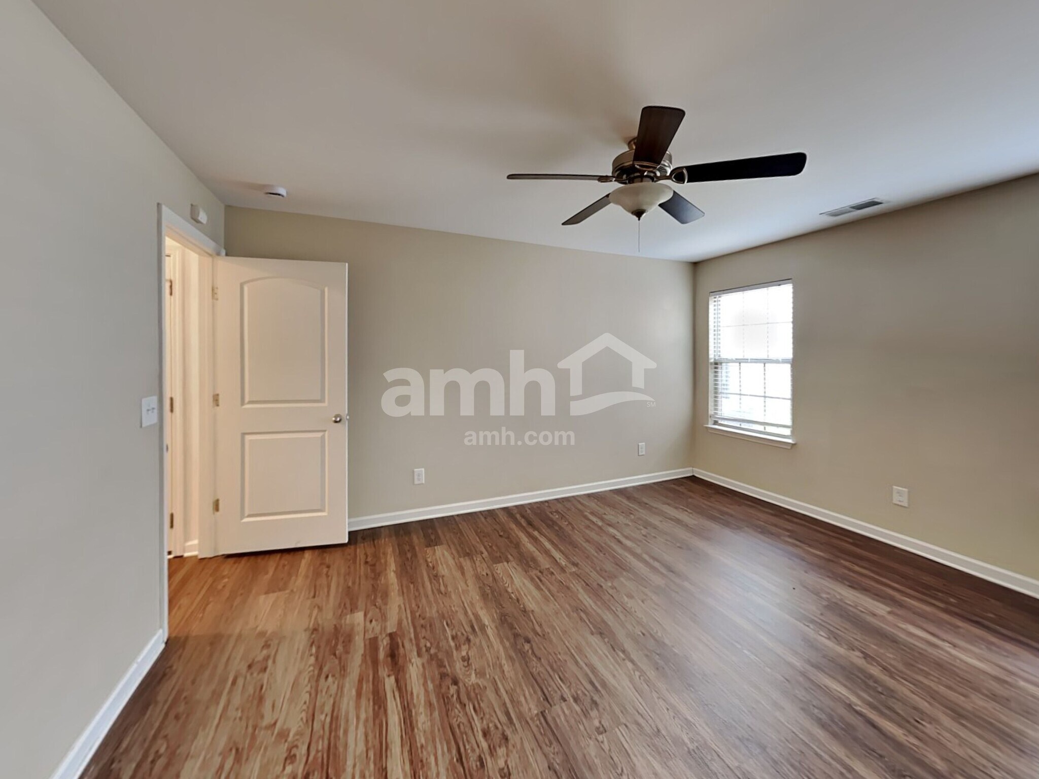 Building Photo - 484 Albion Cir