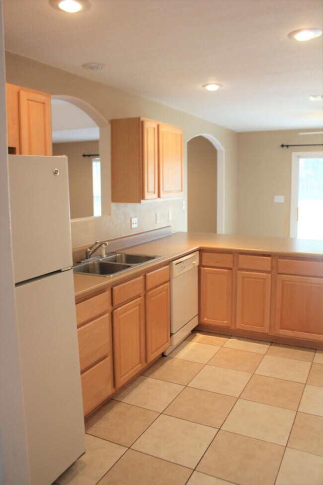 Building Photo - 8617 Olivera St