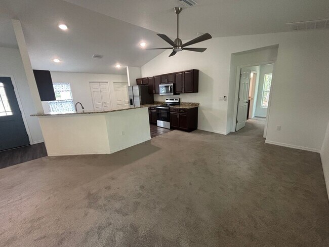 Building Photo - Great 4/2 in Citrus Springs