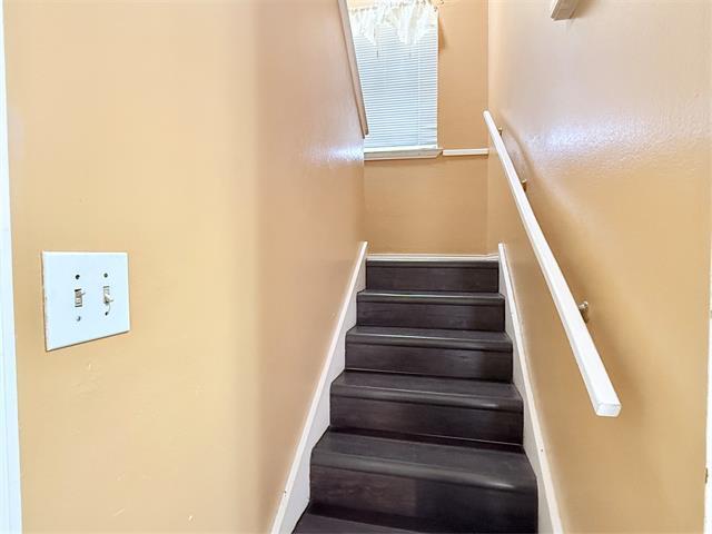 Building Photo - 2641 Santa Barbara Dr