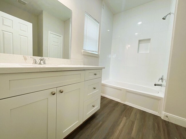 Building Photo - 2218 Bringhurst St