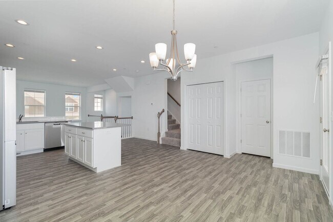 Building Photo - 1829 Shady Ln