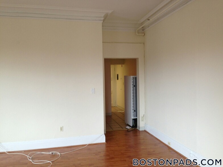 Building Photo - 62 Boylston St