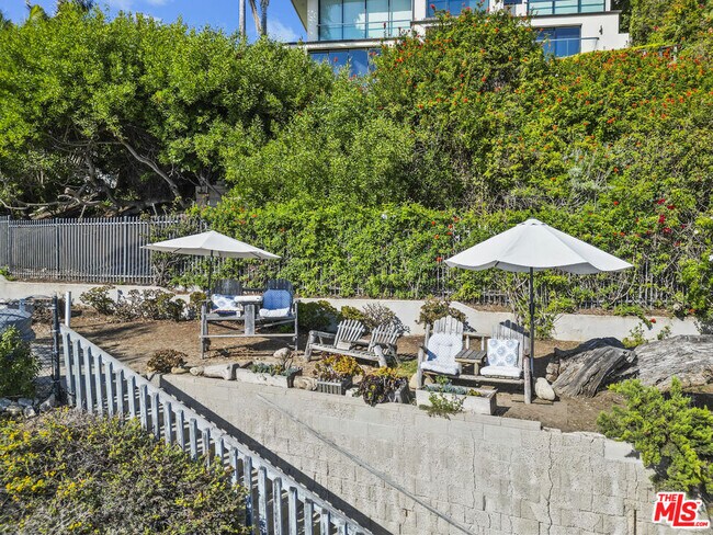 Building Photo - 31833 W Sea Level Dr