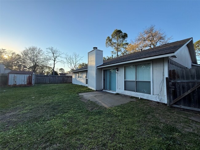 Building Photo - 15307 Pebble Lake Dr