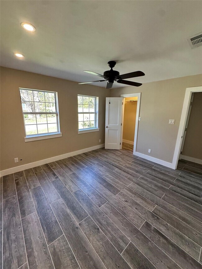Building Photo - 680 Mockingbird Hills Dr